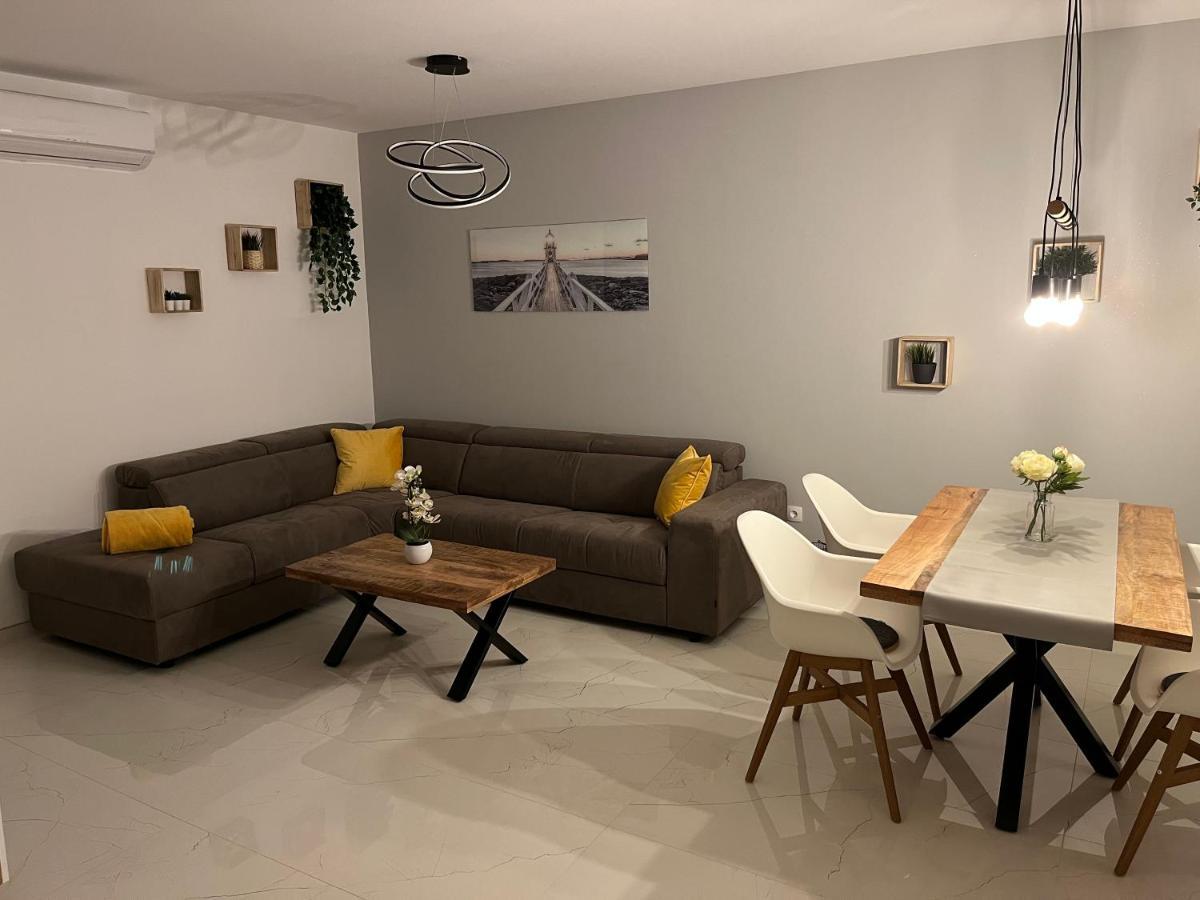 Poolhouse Flip Flop - Mit Privatem Pool Vir Exterior foto
