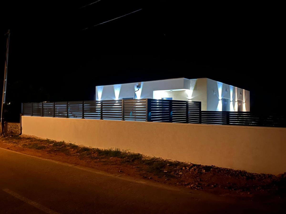 Poolhouse Flip Flop - Mit Privatem Pool Vir Exterior foto