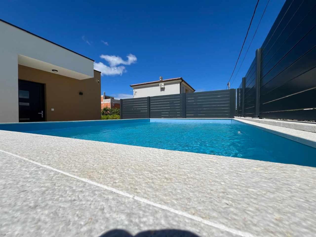Poolhouse Flip Flop - Mit Privatem Pool Vir Exterior foto