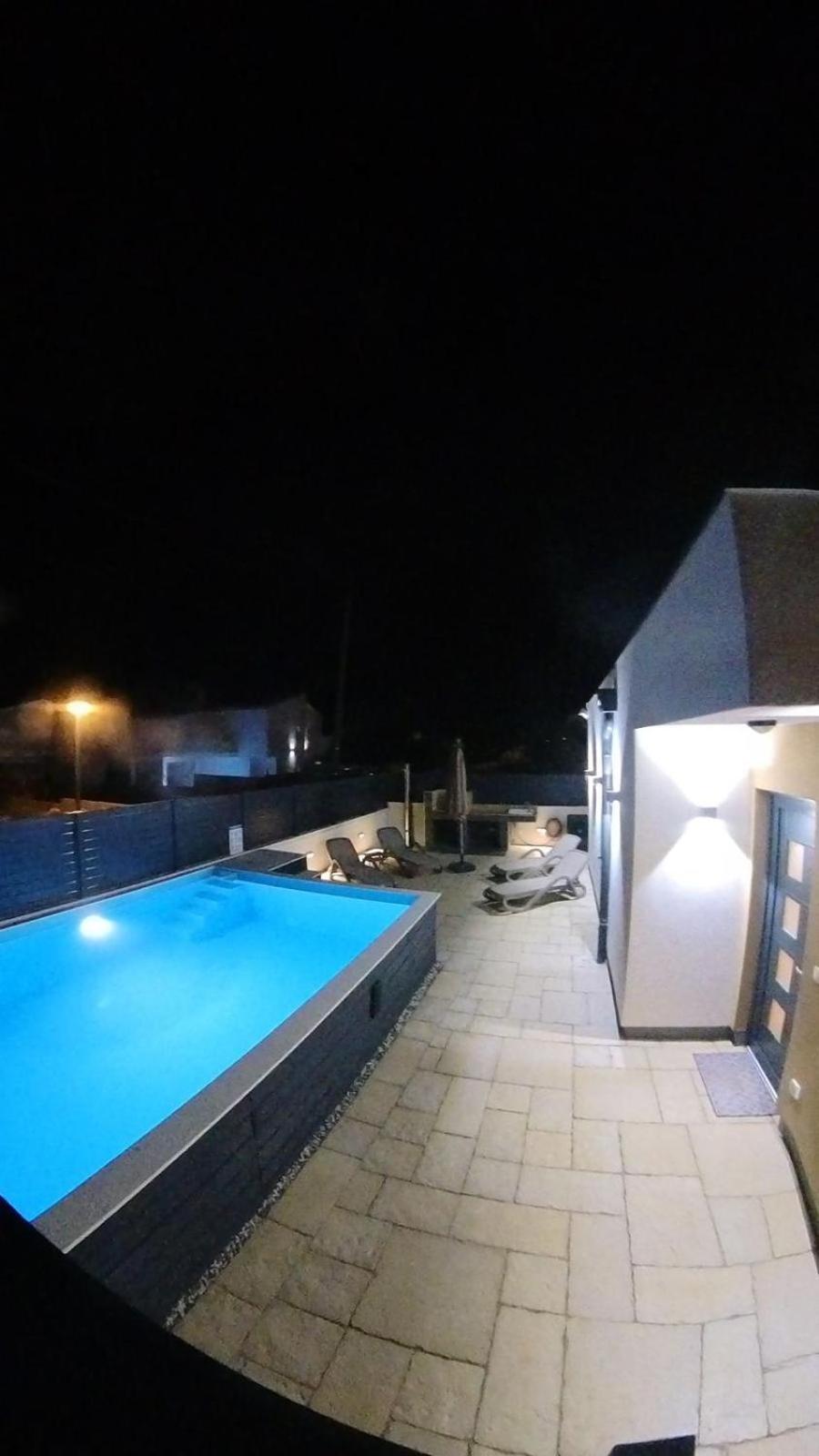 Poolhouse Flip Flop - Mit Privatem Pool Vir Exterior foto
