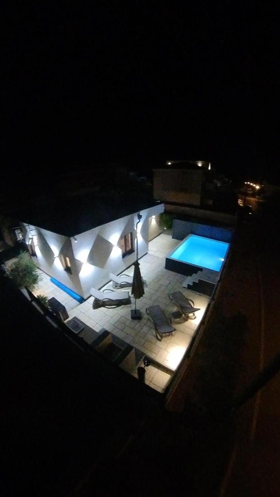 Poolhouse Flip Flop - Mit Privatem Pool Vir Exterior foto