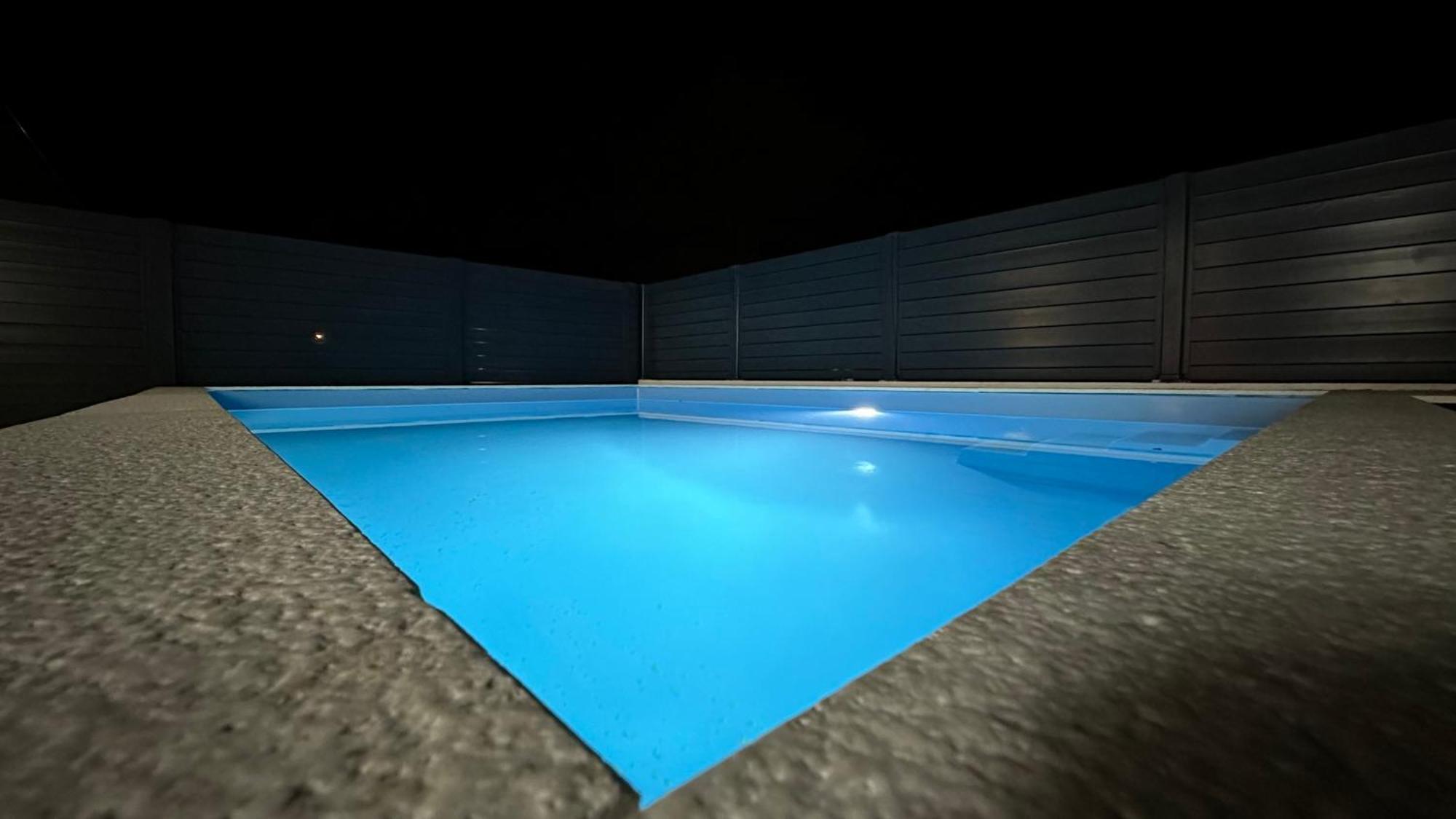 Poolhouse Flip Flop - Mit Privatem Pool Vir Exterior foto