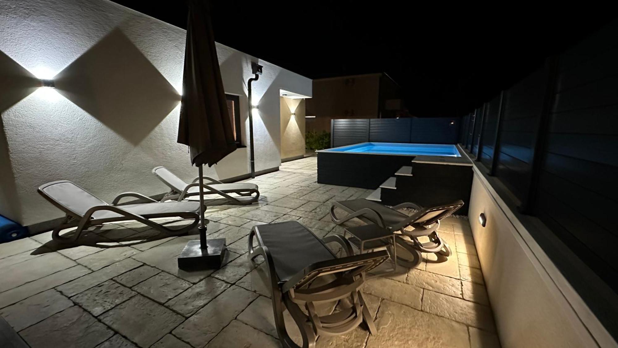 Poolhouse Flip Flop - Mit Privatem Pool Vir Exterior foto